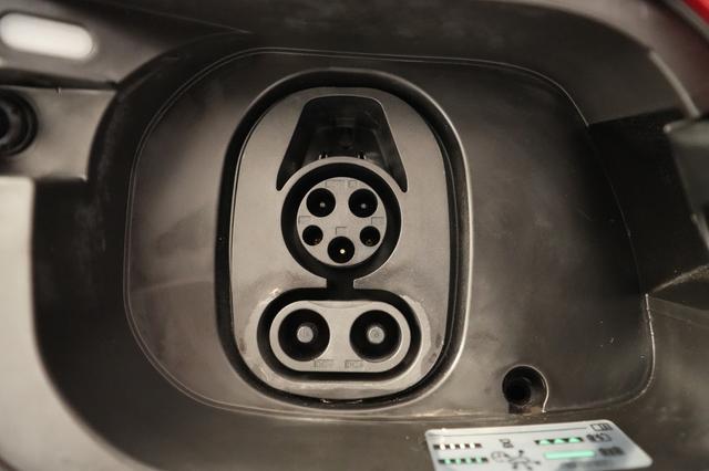 2023 Volkswagen ID.4 — photo 8 of 20