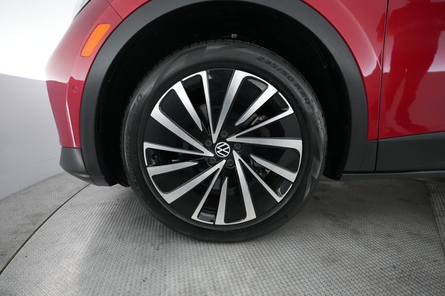 2023 Volkswagen ID.4 — photo 16 of 20