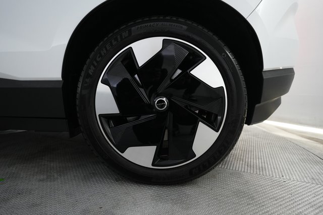2025 Volvo EX30 — photo 16 of 21