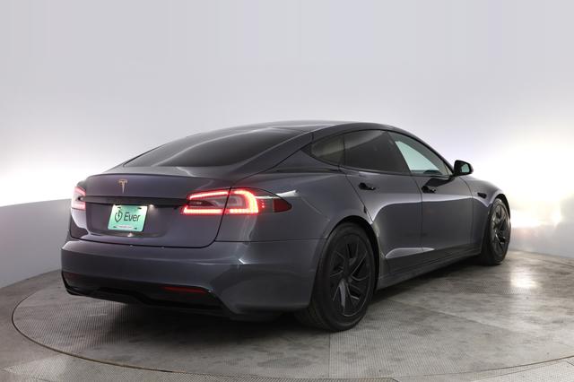 2022 Tesla Model S — photo 2 of 24