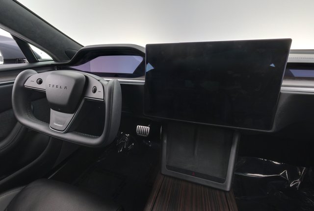 2022 Tesla Model S — photo 20 of 24