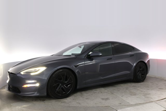 2022 Tesla Model S — photo 14 of 24
