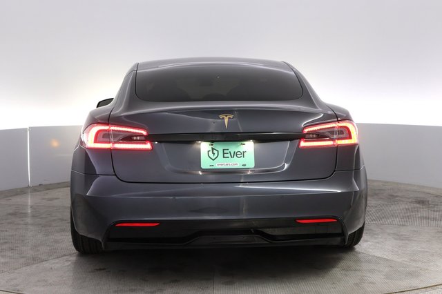 2022 Tesla Model S — photo 12 of 24