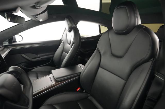 2022 Tesla Model S — photo 3 of 24
