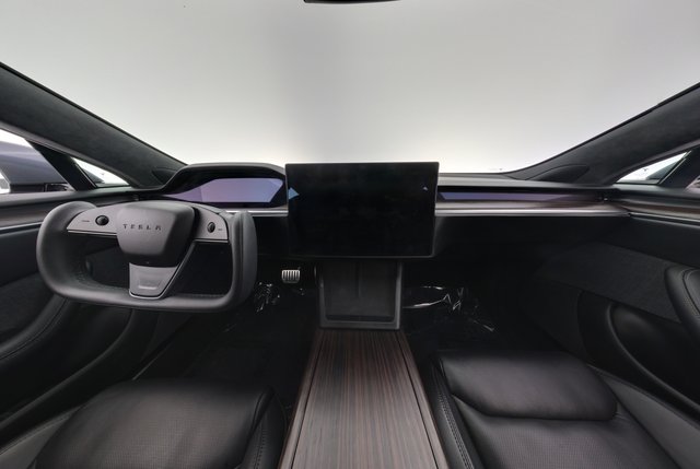 2022 Tesla Model S — photo 21 of 24