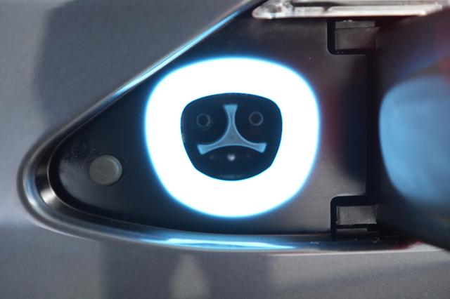 2022 Tesla Model S — photo 8 of 24