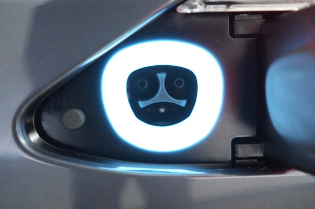 2022 Tesla Model S — photo 8 of 24