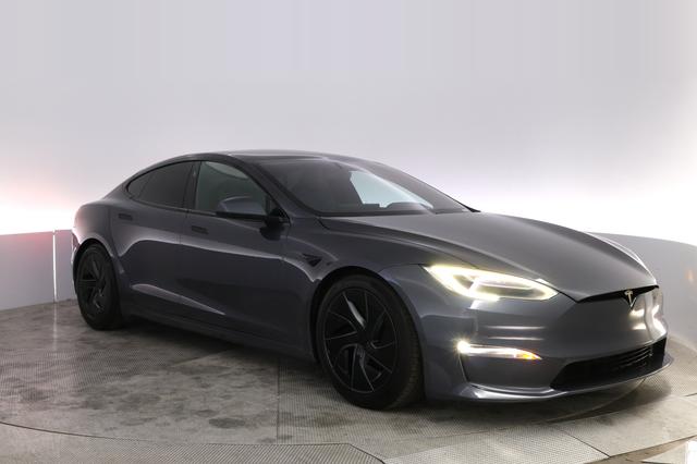 2022 Tesla Model S — photo 10 of 24