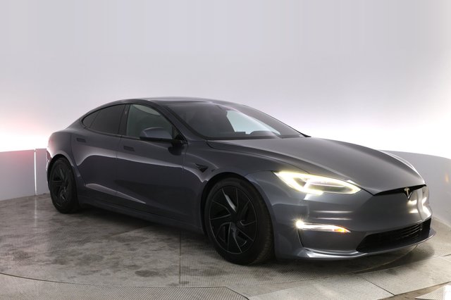 2022 Tesla Model S — photo 10 of 24