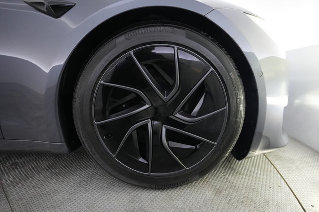 2022 Tesla Model S — photo 16 of 24