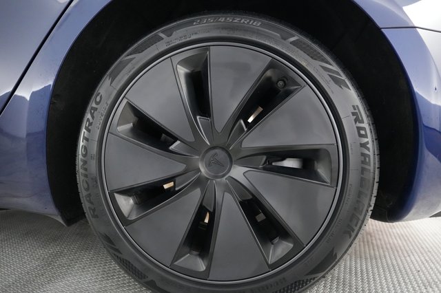 2024 Tesla Model 3 — photo 7 of 22