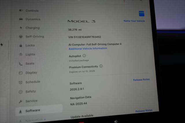 2024 Tesla Model 3 — photo 5 of 22