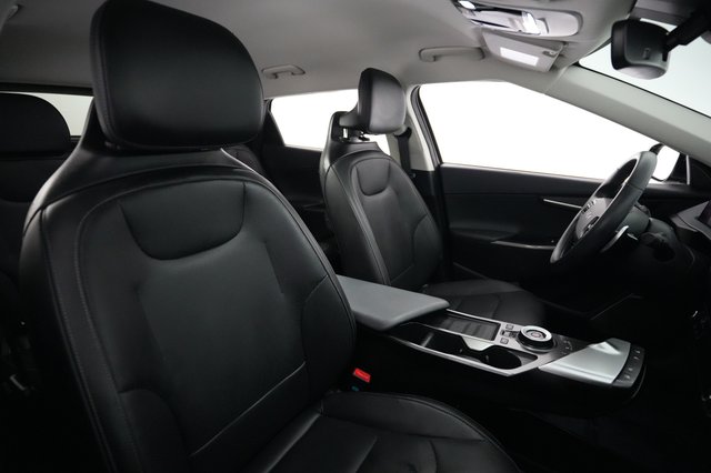 2024 Kia EV6 — photo 18 of 23