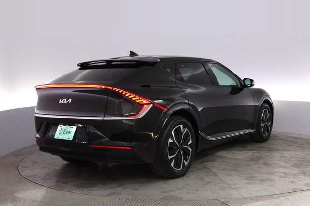 2024 Kia EV6 — photo 2 of 23
