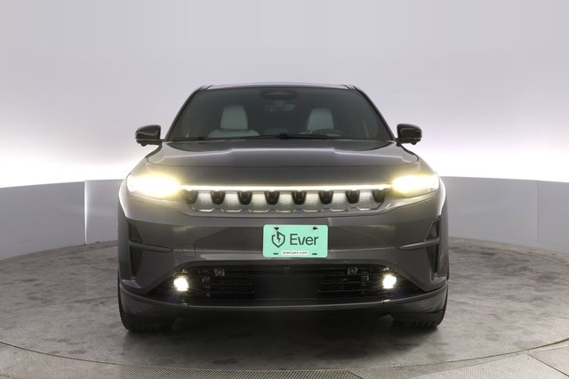 2025 Jeep Wagoneer S — photo 9 of 19