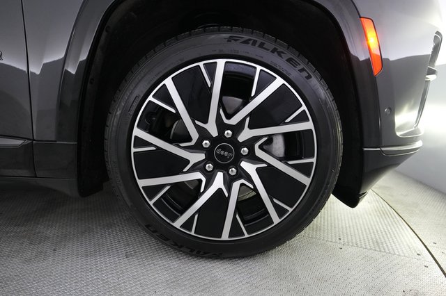 2025 Jeep Wagoneer S — photo 16 of 19