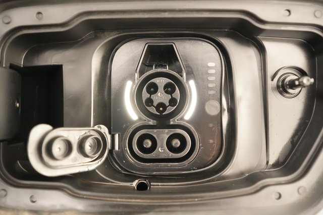 2025 Jeep Wagoneer S — photo 8 of 19
