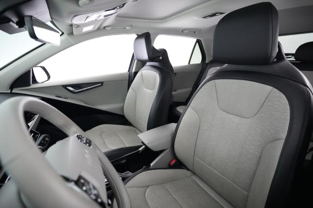 2023 Kia Niro EV — photo 3 of 24