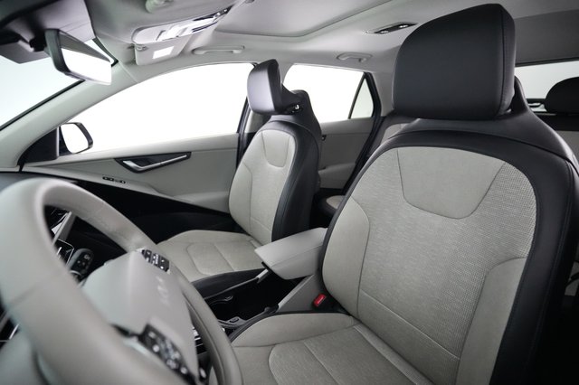 2023 Kia Niro EV — photo 3 of 24