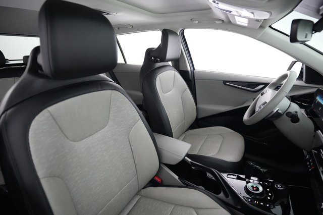 2023 Kia Niro EV — photo 18 of 24