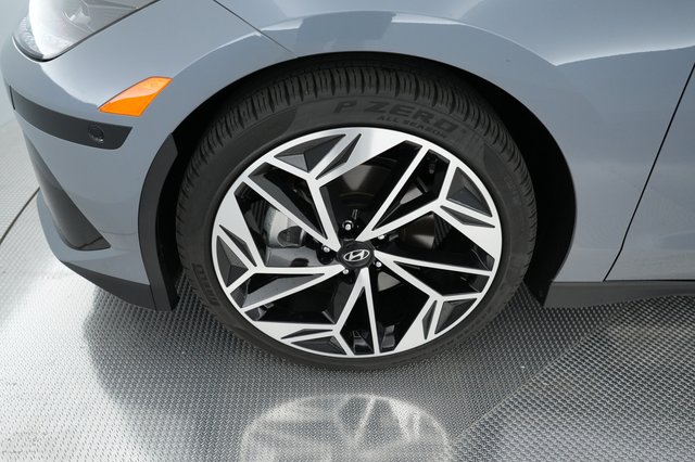 2024 Hyundai IONIQ 6 — photo 14 of 22