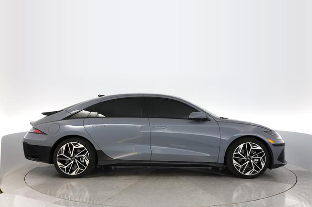 2024 Hyundai IONIQ 6 — photo 10 of 22
