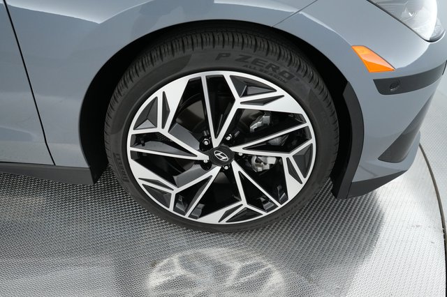 2024 Hyundai IONIQ 6 — photo 13 of 22