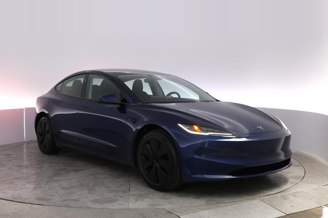 2025 Tesla Model 3 — photo 10 of 21