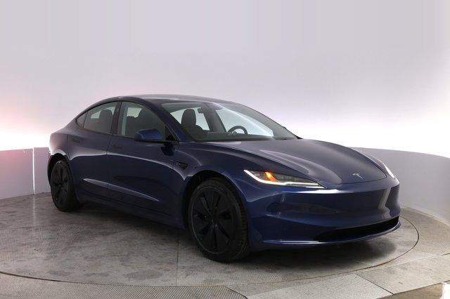 2025 Tesla Model 3 — photo 10 of 21