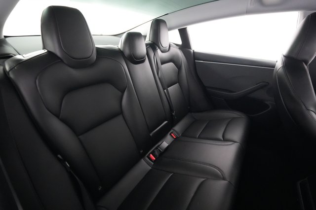 2025 Tesla Model 3 — photo 4 of 21