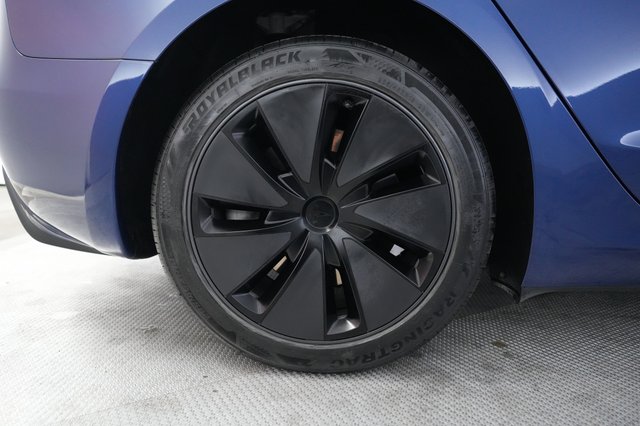 2025 Tesla Model 3 — photo 17 of 21