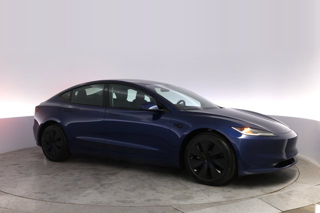 2025 Tesla Model 3 — photo 11 of 21