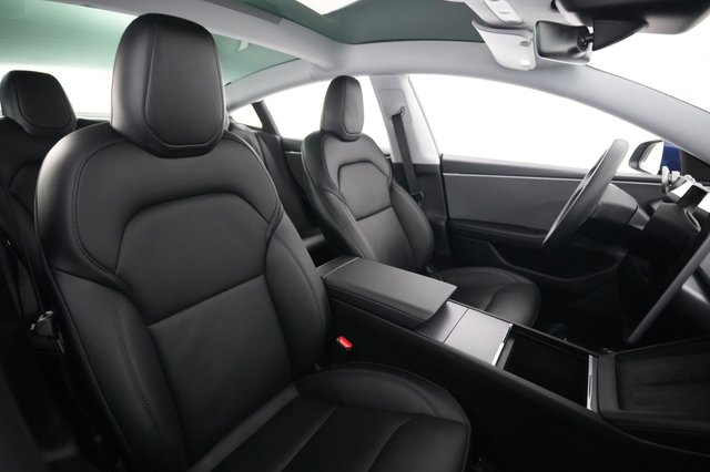 2025 Tesla Model 3 — photo 18 of 21