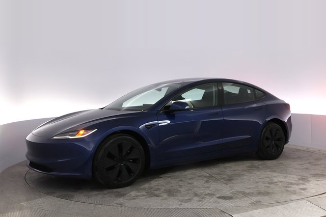2025 Tesla Model 3 — photo 14 of 21