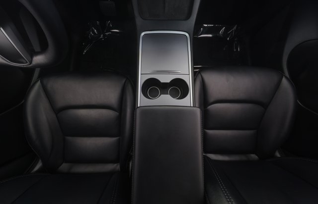 2021 Tesla Model Y — photo 22 of 24