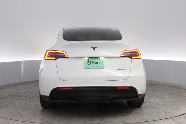 2021 Tesla Model Y — photo 12 of 24