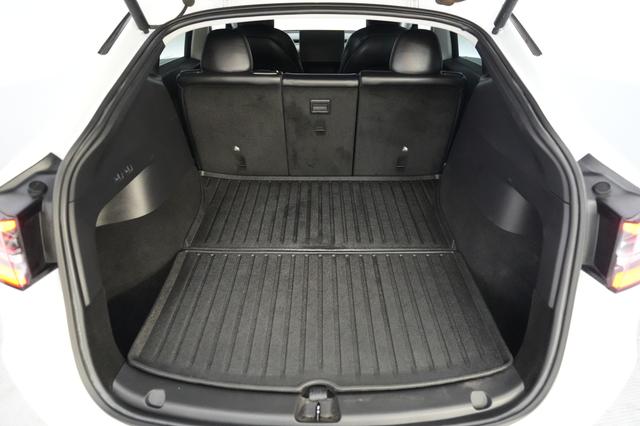 2021 Tesla Model Y — photo 6 of 24