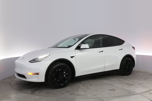 2021 Tesla Model Y — photo 14 of 24