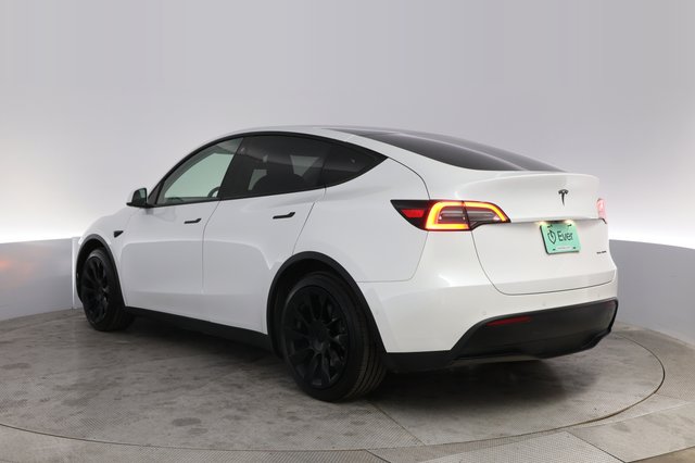 2021 Tesla Model Y — photo 13 of 24