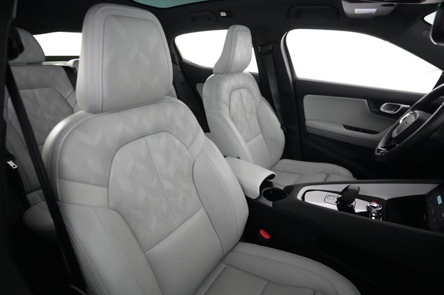 2023 Polestar 2 — photo 18 of 24