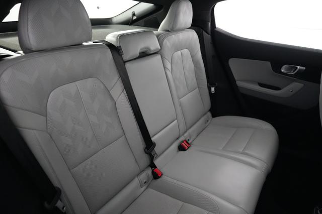 2023 Polestar 2 — photo 4 of 24