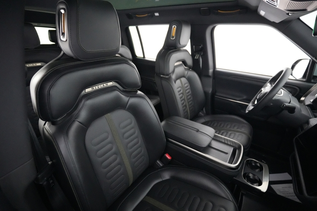2026 Rivian R1S