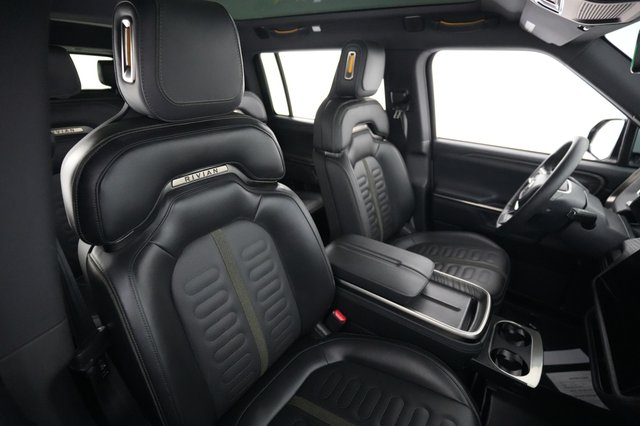 2026 Rivian R1S — photo 18 of 26