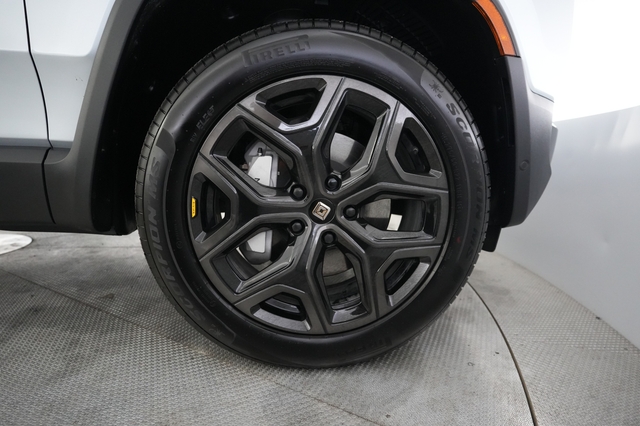 2026 Rivian R1S