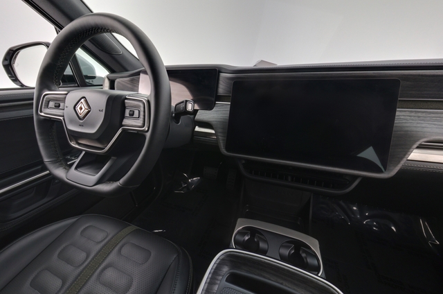 2026 Rivian R1S