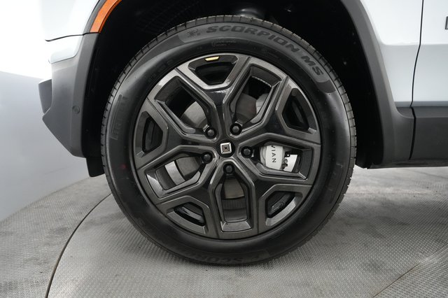 2026 Rivian R1S — photo 15 of 26
