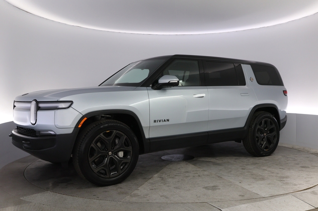 2026 Rivian R1S