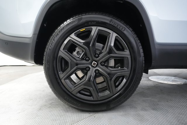 2026 Rivian R1S — photo 17 of 26