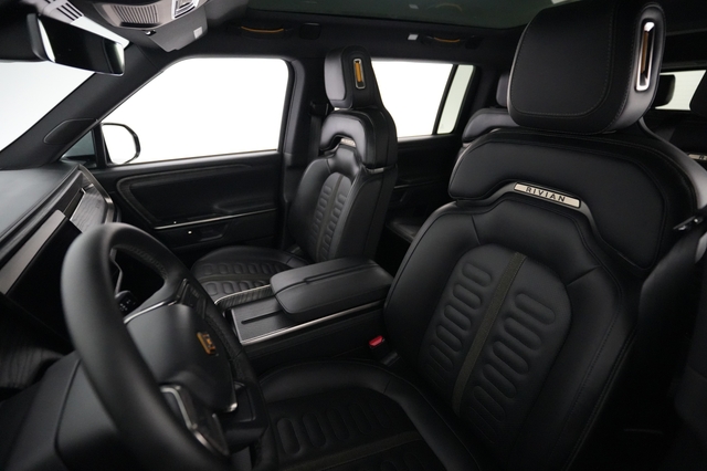 2026 Rivian R1S