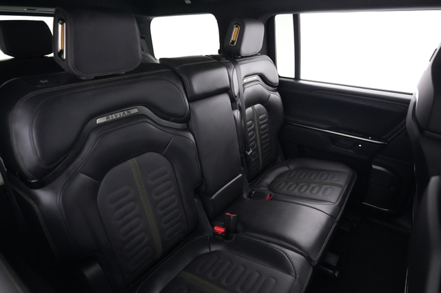 2026 Rivian R1S
